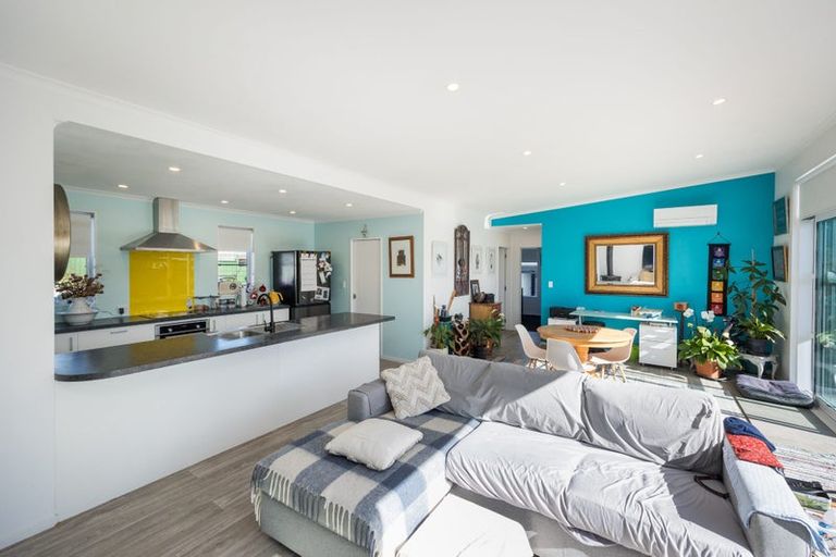Photo of property in 69 Nash Parade, Foxton Beach, Foxton, 4815