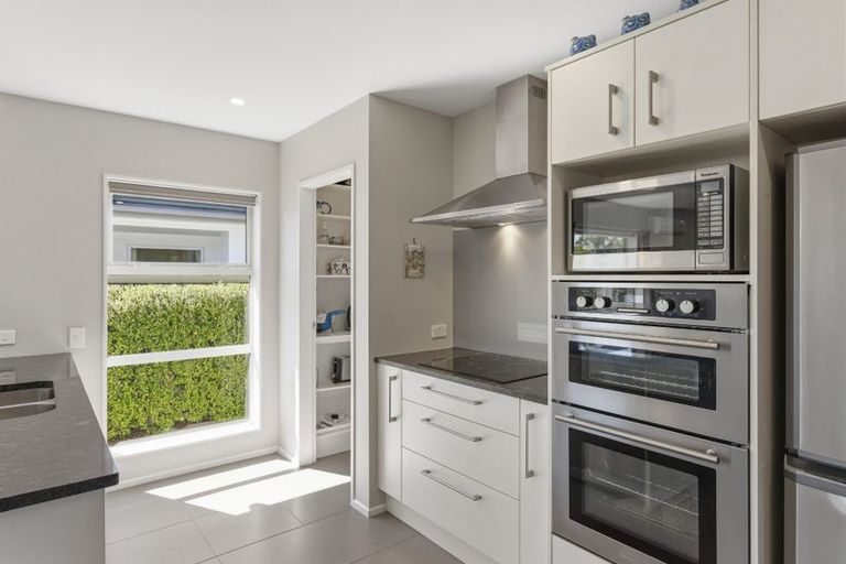 Photo of property in 91 Seaview Road, Paraparaumu Beach, Paraparaumu, 5032