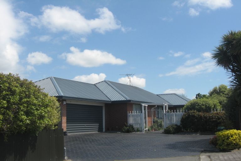 Photo of property in 8 Topaz Place, Bishopdale, Christchurch, 8053