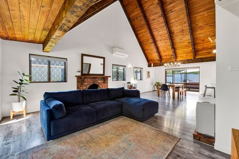 Photo of property in 76a Paynters Avenue, Strandon, New Plymouth, 4312