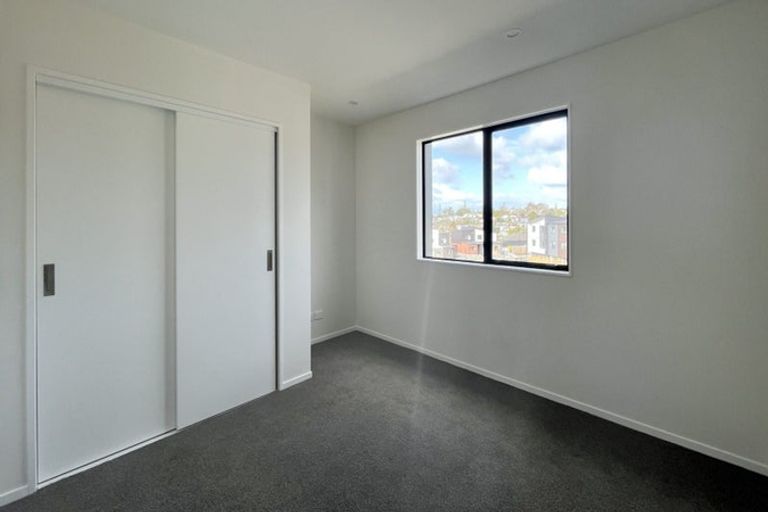Photo of property in 9/60 Selo Street, Glen Eden, Auckland, 0602
