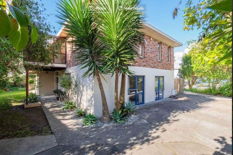 Photo of property in 40 Akoranga Drive, Northcote, Auckland, 0627