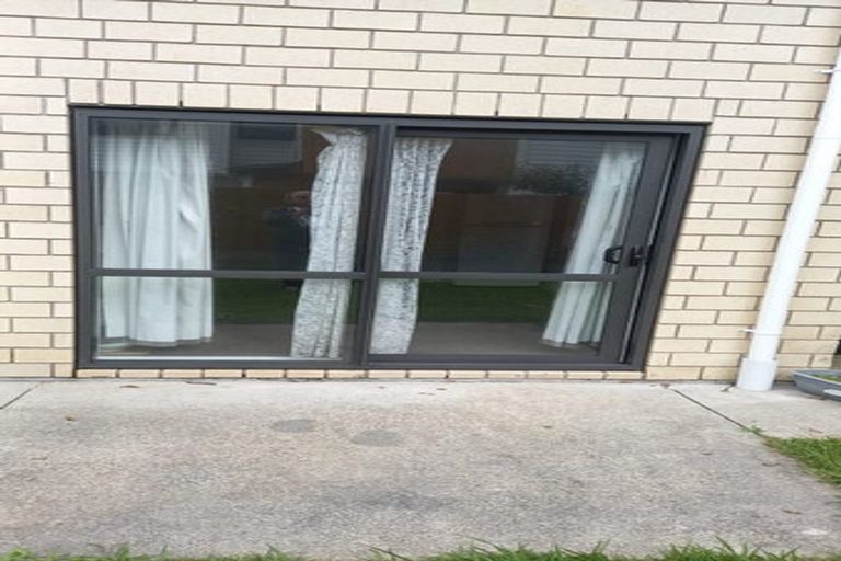 Photo of property in 1/22 Nikau Street, New Lynn, Auckland, 0600