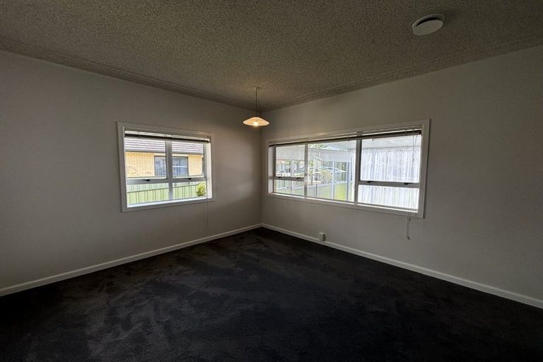 Photo of property in 6 Valley Road, Pukekohe, 2120