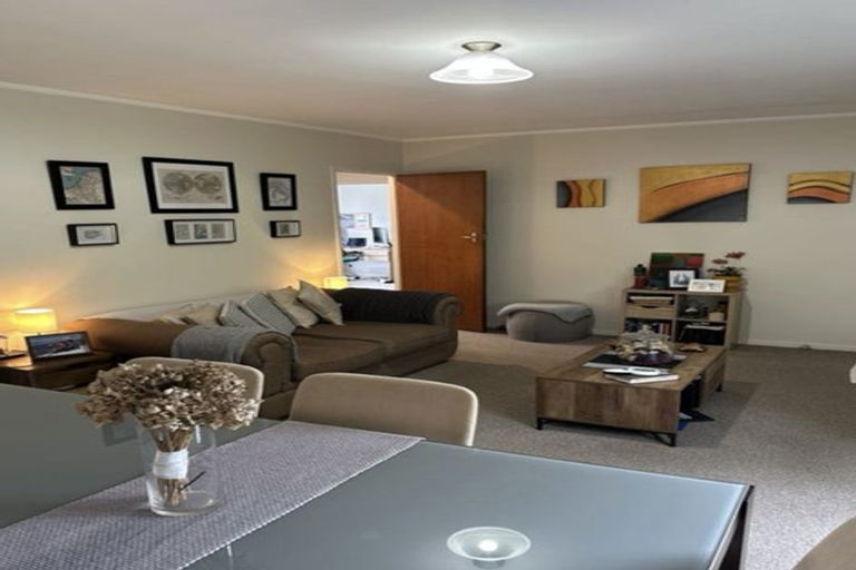 Photo of property in 2/10 Marsden Avenue, Mount Eden, Auckland, 1024