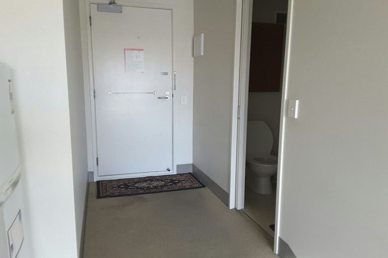 Photo of property in Urbane Apartments, 15/29 Webb Street, Mount Cook, Wellington, 6011