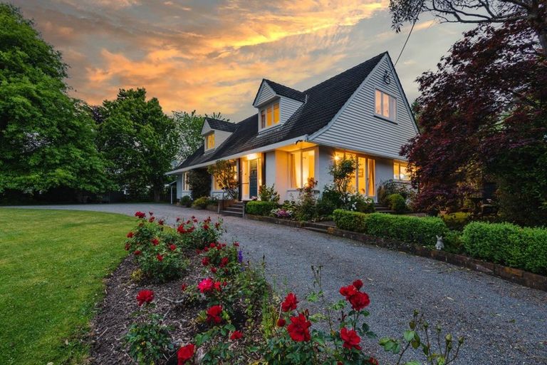 Photo of property in 35 Wanganui Road, Marton, 4710