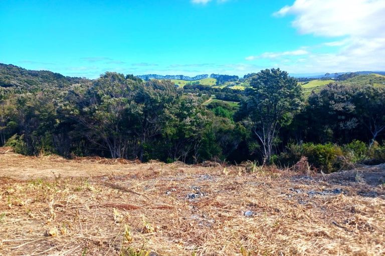 Photo of property in 124 Stratford Drive, Cable Bay, 0420