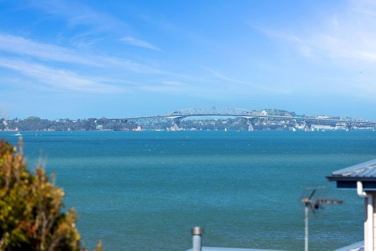 Photo of property in 12b Waikura Drive, Te Atatu Peninsula, Auckland, 0610