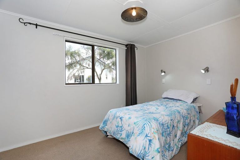 Photo of property in 15 Punga Street, Tangimoana, 4822
