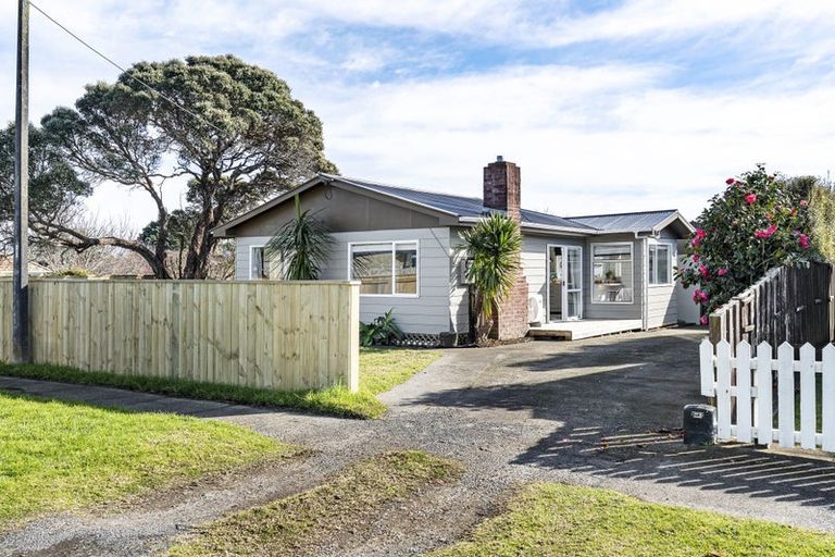 Photo of property in 71 Clifton Drive, Waitara, 4320