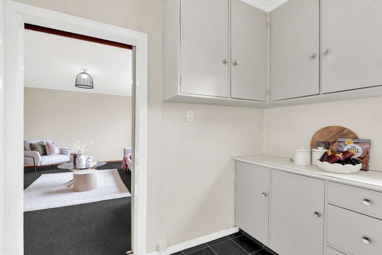 Photo of property in 2/84 Linton Street, West End, Palmerston North, 4410