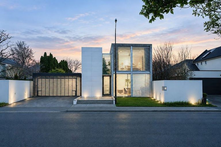 Photo of property in 11 Waiwetu Street, Fendalton, Christchurch, 8052
