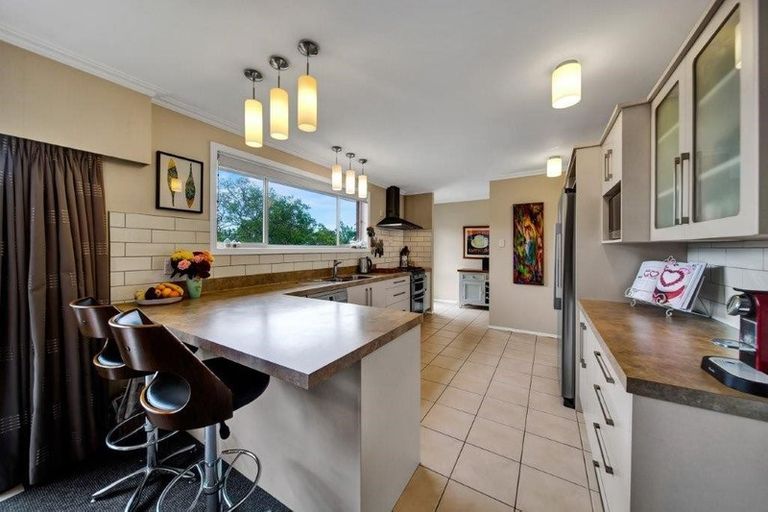 Photo of property in 17 Dives Avenue, Hawera, 4610