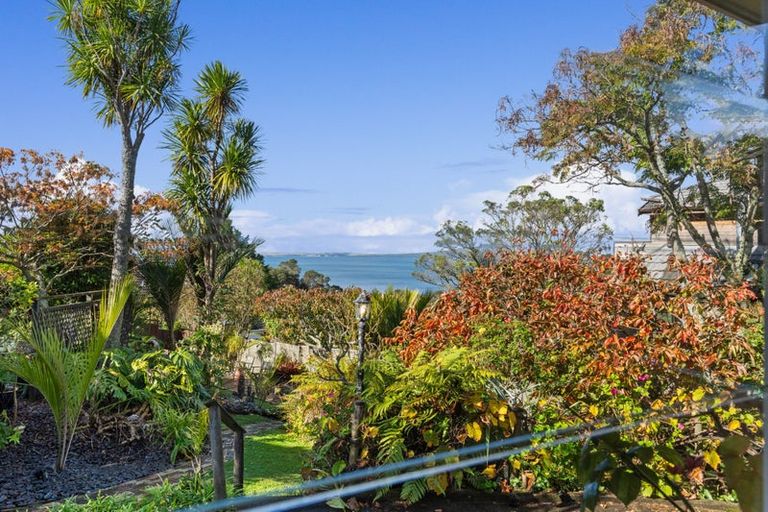 Photo of property in 39 Montgomery Avenue, Rothesay Bay, Auckland, 0630