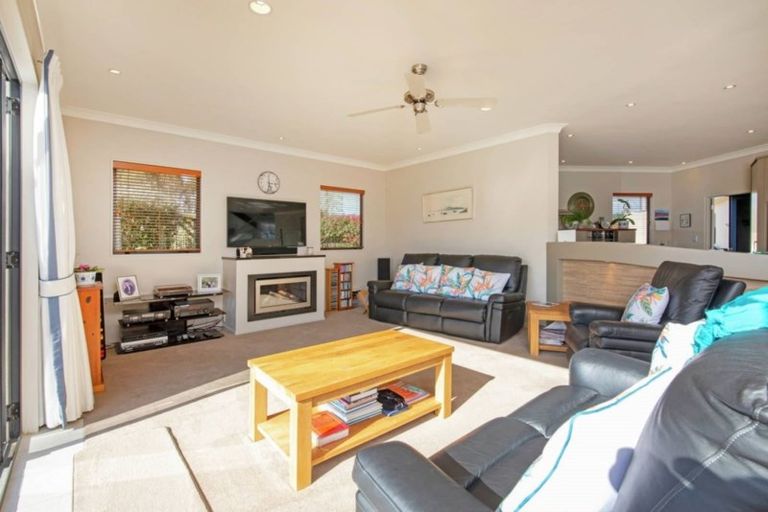 Photo of property in 68 Porterfield Road, Whitford, Howick, 2571