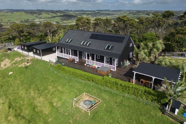 Photo of property in 173 Pinchgut Road, Kaukapakapa, 0873