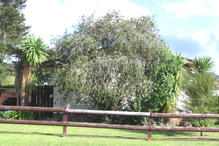 Photo of property in 3 Styca Place, Sunnyvale, Auckland, 0612