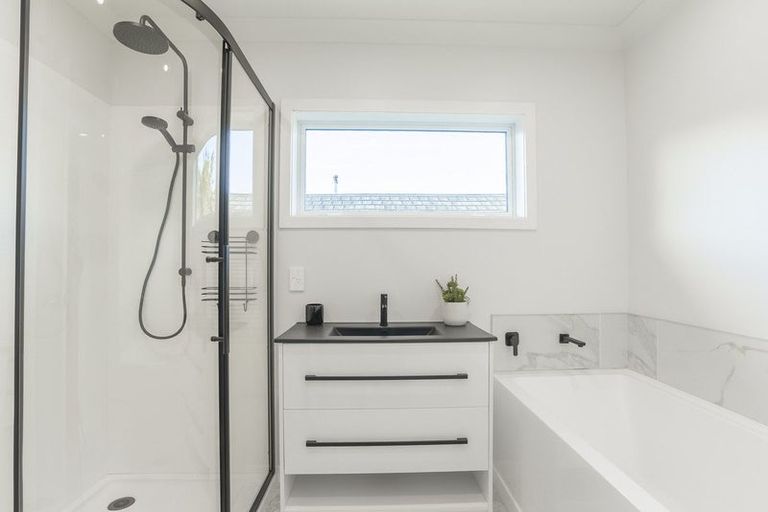 Photo of property in 301 Te Moana Road, Waikanae, 5036