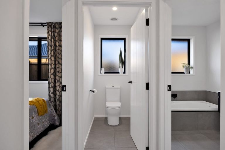 Photo of property in 11 Rua Place, Bell Block, New Plymouth, 4312