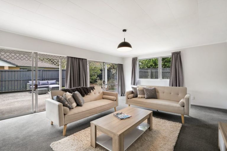 Photo of property in 9 Mack Place, Red Hill, Papakura, 2110