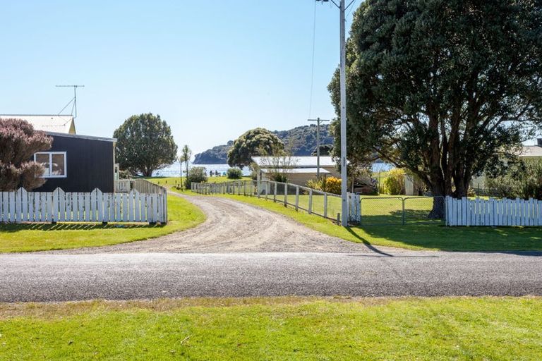 Photo of property in 12 Harsant Avenue, Hahei, Whitianga, 3591