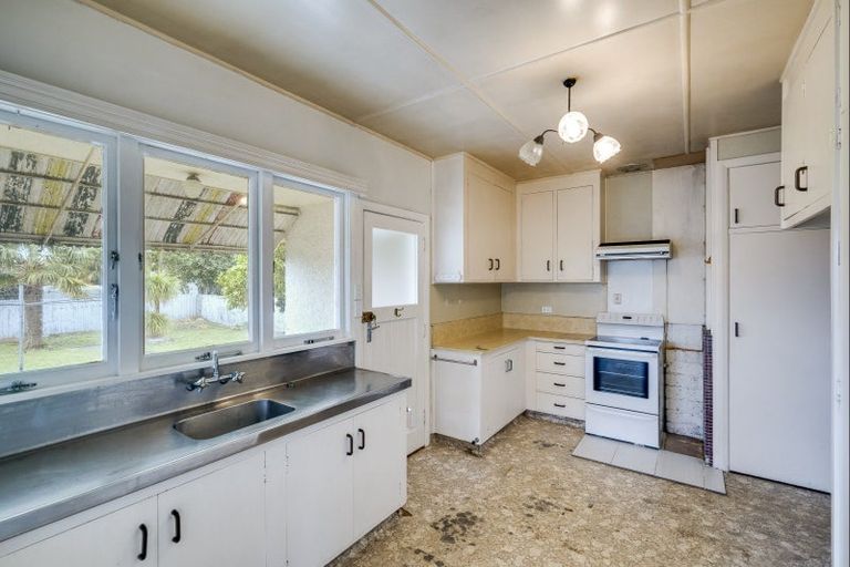 Photo of property in 1102 Heretaunga Street East, Parkvale, Hastings, 4122