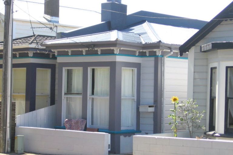 Photo of property in 147 Tasman Street, Mount Cook, Wellington, 6021