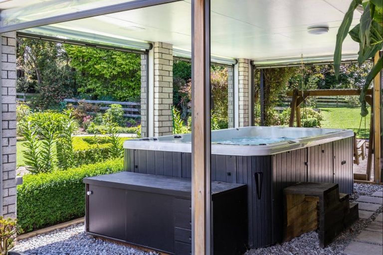 Photo of property in 52 Whakaroa Road, Kinloch, Taupo, 3385