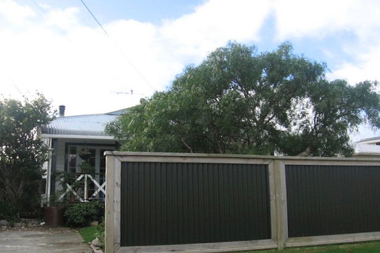 Photo of property in 11 Douglas Street, Waiwhetu, Lower Hutt, 5010