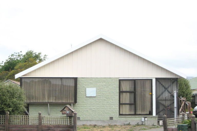 Photo of property in 19 Rosanna Place, Aranui, Christchurch, 8061