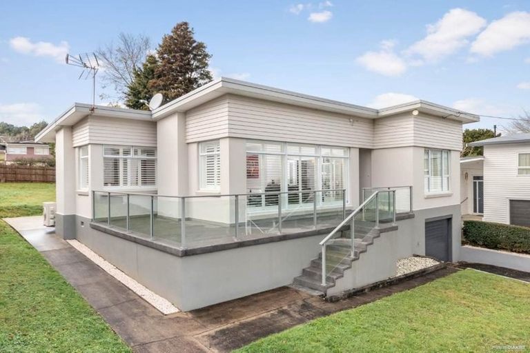 Photo of property in 10 Matatea Avenue, Pukekohe, 2120