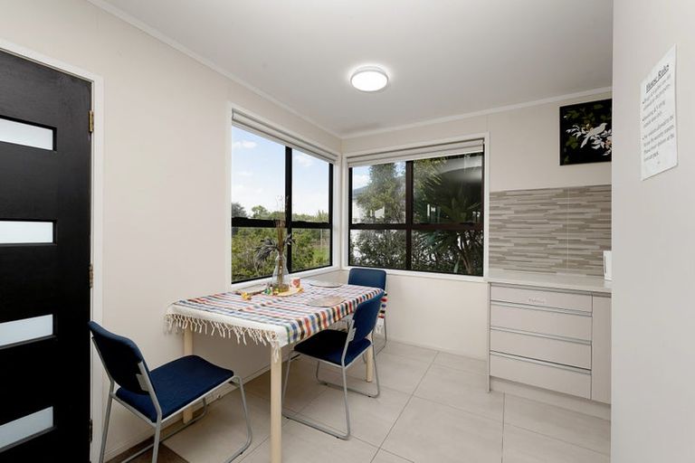 Photo of property in 35 Nile Road, Kelston, Auckland, 0602