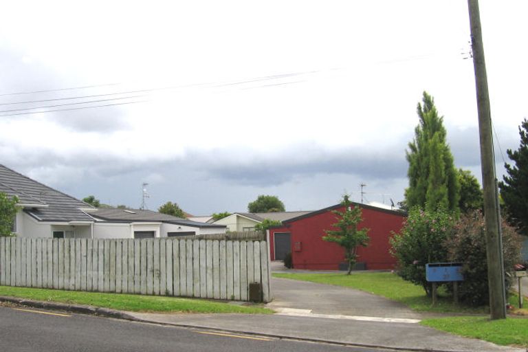 Photo of property in 2/20 Ryburn Road, Mount Wellington, Auckland, 1062