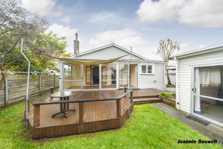 Photo of property in 22 Matipo Street, Takaro, Palmerston North, 4410