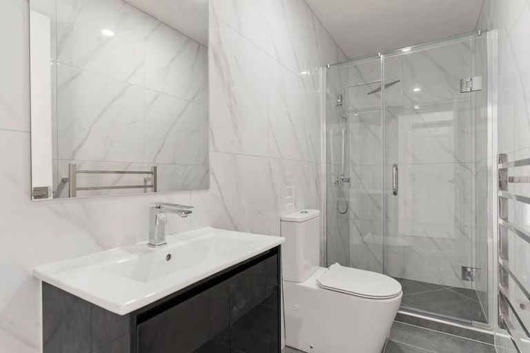 Photo of property in 2d Melleray Place, Randwick Park, Auckland, 2105