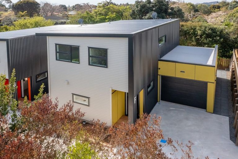 Photo of property in 77 Amohia Street, Paraparaumu, 5032