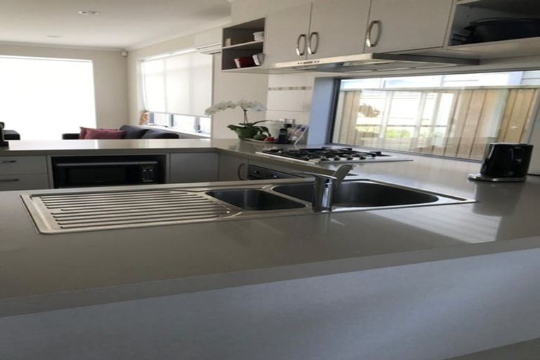 Photo of property in 104 Flat Bush School Road, Flat Bush, Auckland, 2019