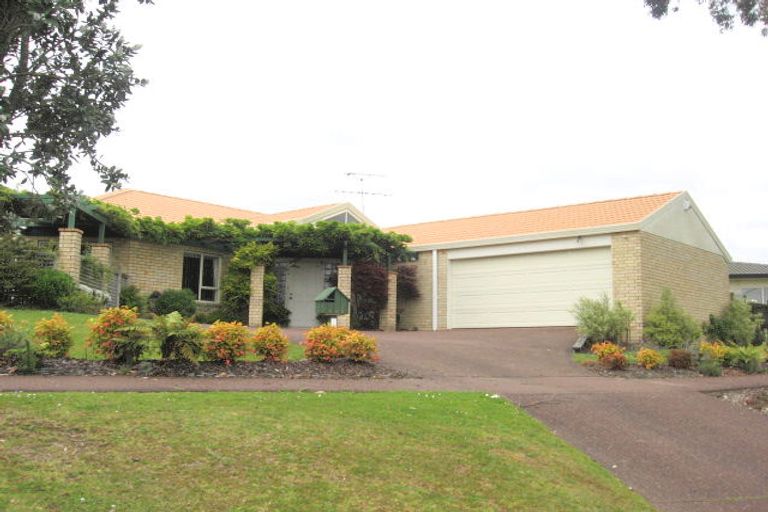 Photo of property in 107 Awaroa Road, Sunnyvale, Auckland, 0612