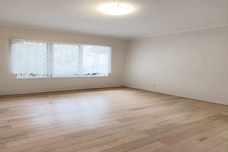 Photo of property in 16 Redoubt Road, Goodwood Heights, Auckland, 2105