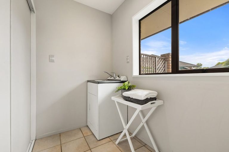 Photo of property in 2 Lantern Lane, Halswell, Christchurch, 8025