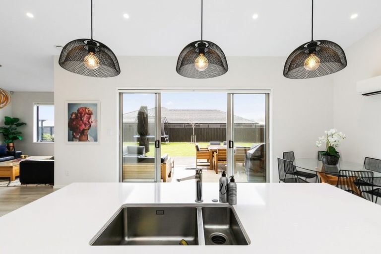 Photo of property in 4 Hopkirk Avenue, Wallaceville, Upper Hutt, 5018