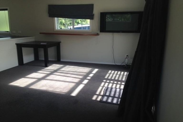 Photo of property in 25 Glenfern Road, Mellons Bay, Auckland, 2014