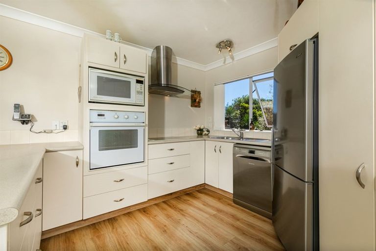 Photo of property in 3 Gala Place, Henderson, Auckland, 0612