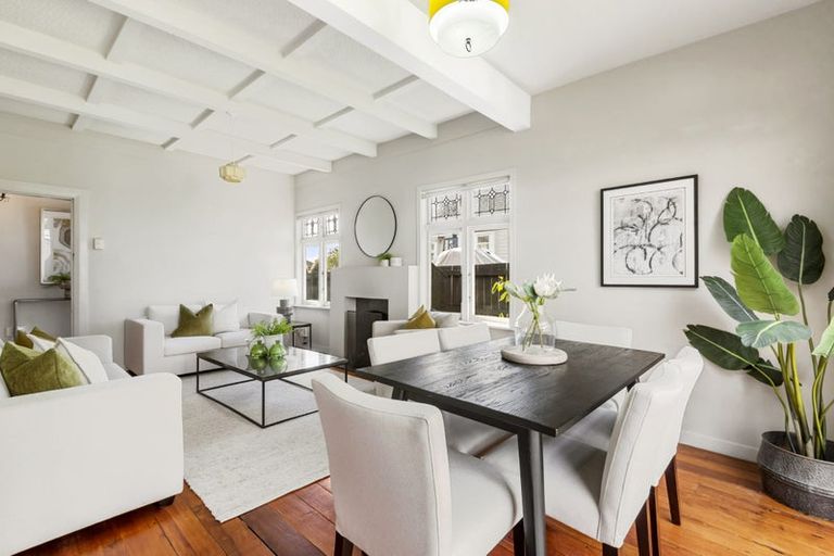 Photo of property in 72 Eversleigh Road, Belmont, Auckland, 0622