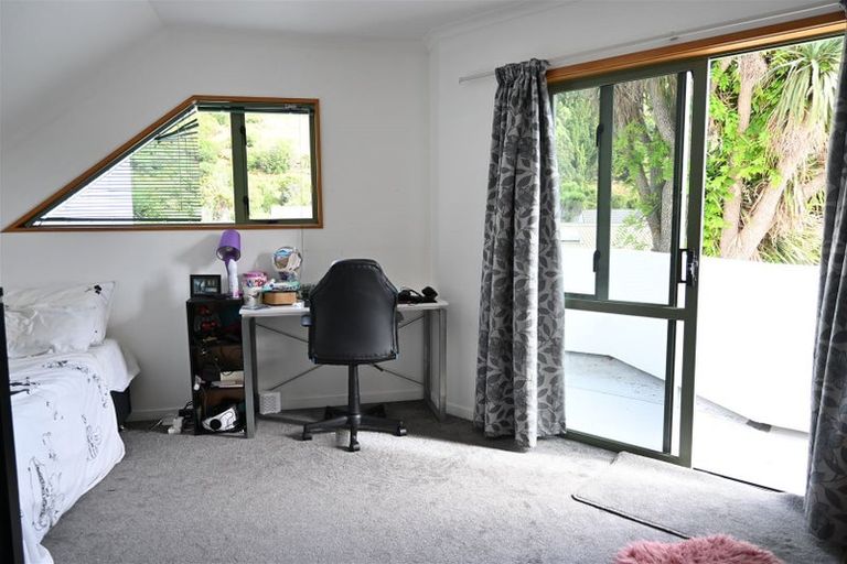 Photo of property in 4 Evans Pass Road, Sumner, Christchurch, 8081