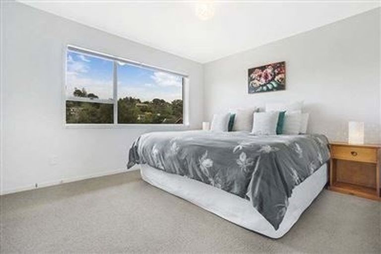 Photo of property in 1/17 Sandiacre Way, Browns Bay, Auckland, 0630