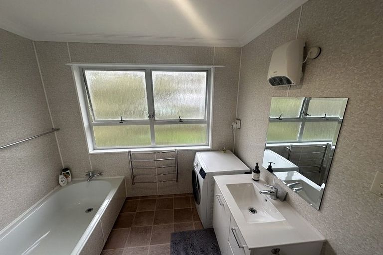 Photo of property in 1 Dorset Street, Picton, 7220