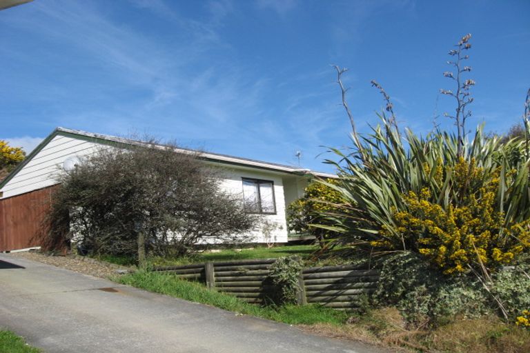 Photo of property in 4 Antrim Crescent, Wainuiomata, Lower Hutt, 5014