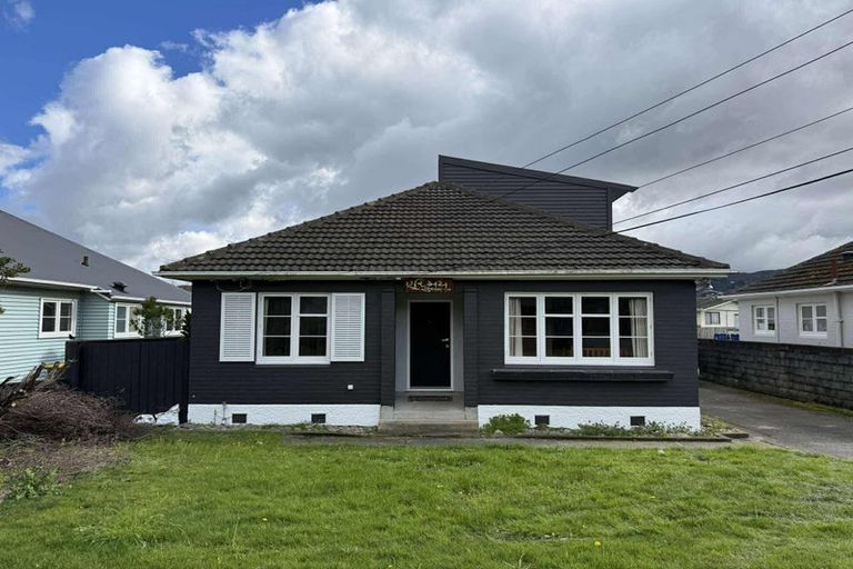 Photo of property in 353 Waiwhetu Road, Fairfield, Lower Hutt, 5011